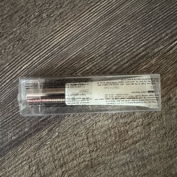 About-Face Lip Primer - Picture 3 of 4